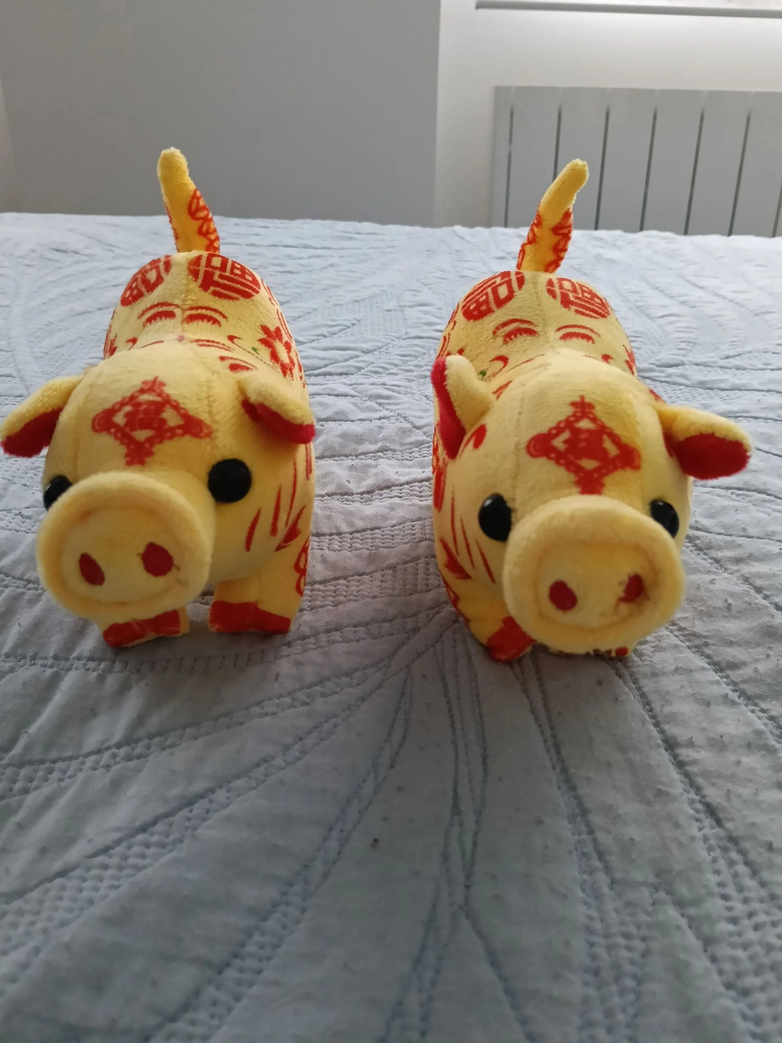 Conjunto 2 porquinhos da sorte / 2 cerditos de la suerte / 2 cochons porte-bonheur